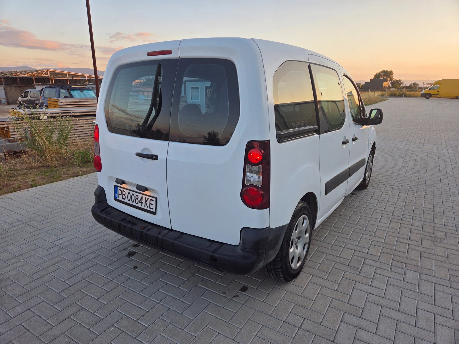Peugeot Partner 1.6, снимка 4 - Автомобили и джипове - 55124186