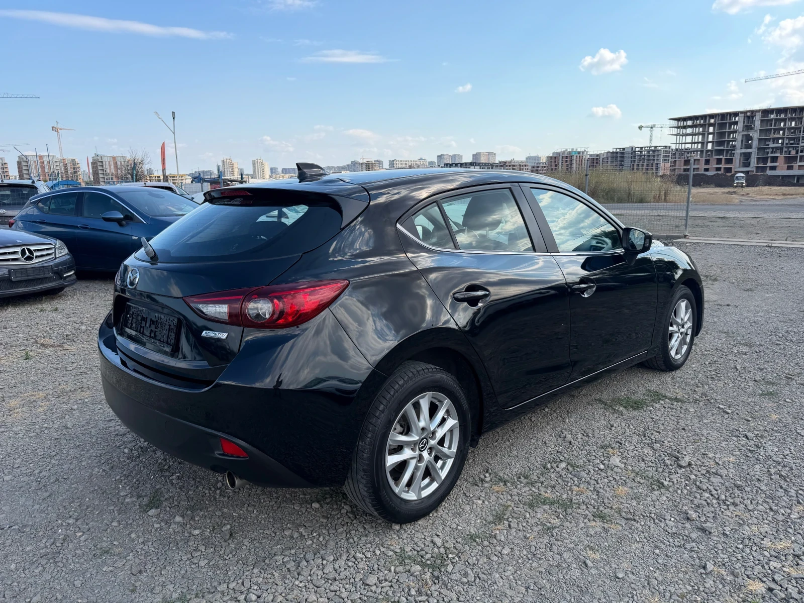 Mazda 3 1.5 ШВЕЙЦАРИЯ 95000 км, снимка 11 - Автомобили и джипове - 55156222