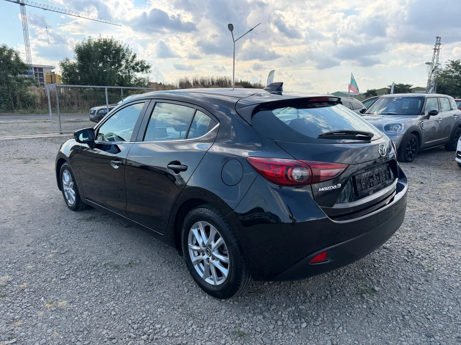 Mazda 3 1.5 ШВЕЙЦАРИЯ 95000 км, снимка 8 - Автомобили и джипове - 55156222