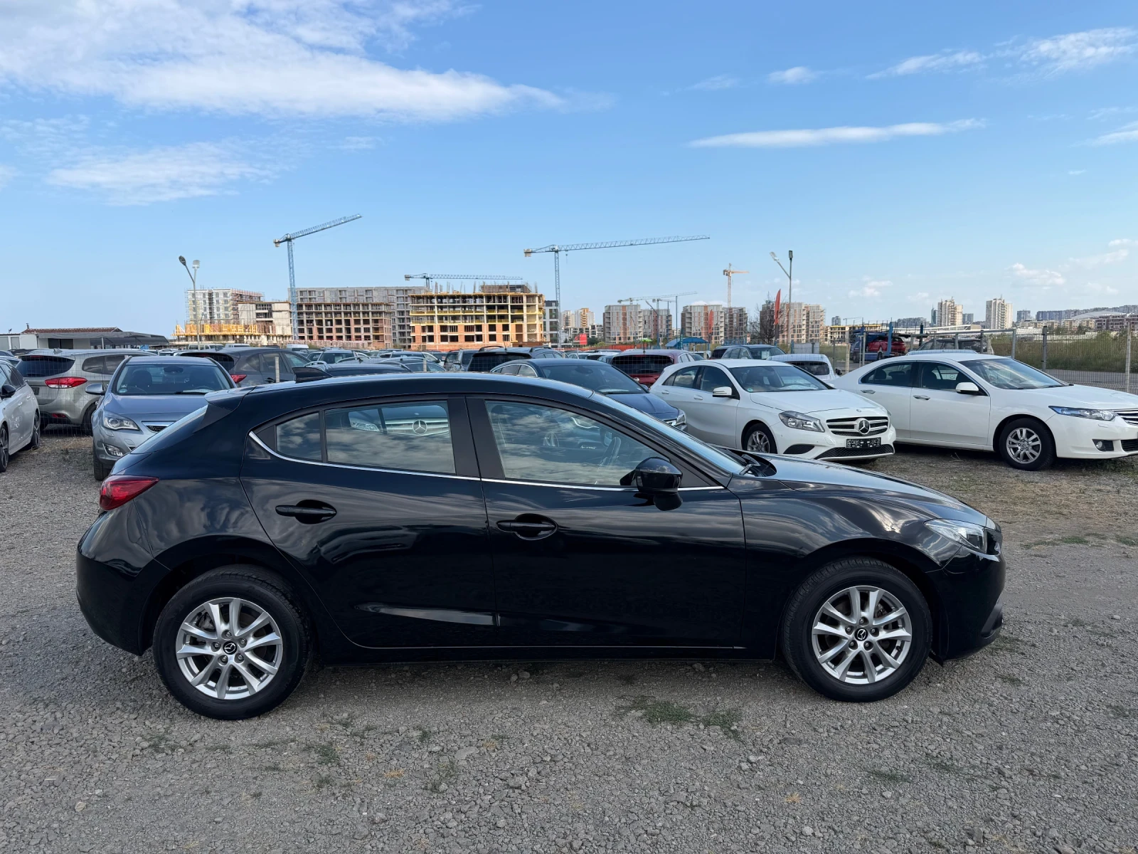 Mazda 3 1.5 ШВЕЙЦАРИЯ 95000 км, снимка 12 - Автомобили и джипове - 55156222