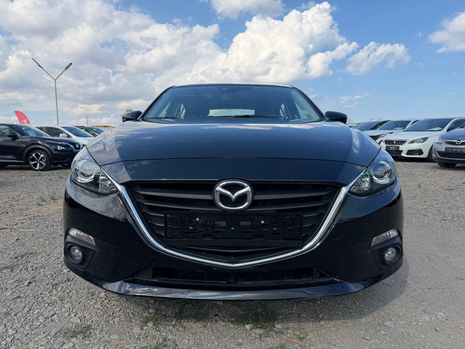 Mazda 3 1.5 ШВЕЙЦАРИЯ 95000 км, снимка 13 - Автомобили и джипове - 55156222