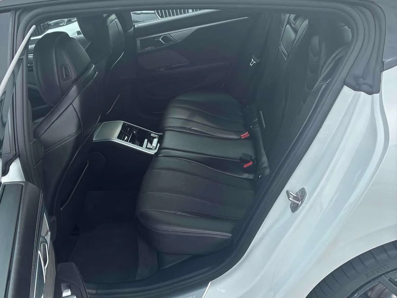 BMW 850 M850i xDrive | CARFAX | ����������  | Mobile.bg � ����������� 10