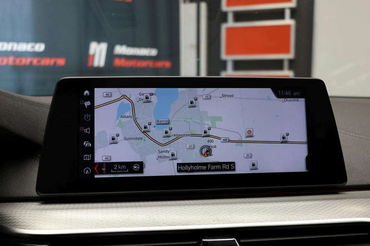 BMW 550 * M550i xDrive HUD| NAVI| 360CAM| SUNROOF| BLINDSP, снимка 15 - Автомобили и джипове - 55390965