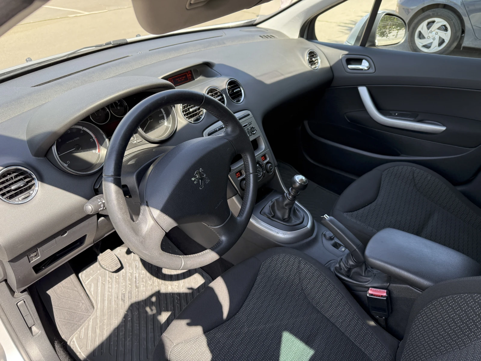 Peugeot 308 SW 6+ 1 места, снимка 11 - Автомобили и джипове - 55570273