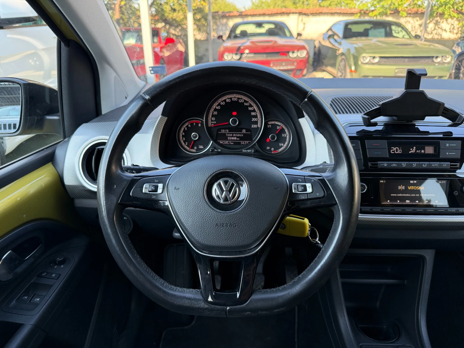 VW Up 1.0TSI, 90 К.С., снимка 11 - Автомобили и джипове - 55641496