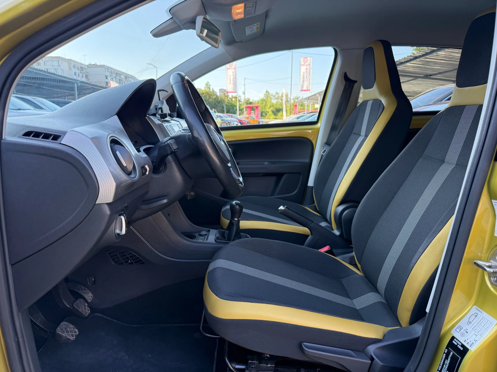 VW Up 1.0TSI, 90 К.С., снимка 7 - Автомобили и джипове - 55641496