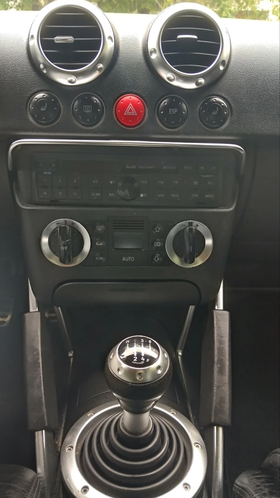 Audi Tt 1.8 turbo FWD, снимка 10 - Автомобили и джипове - 56248674