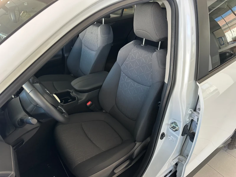 Toyota Rav4 Executive Plus, снимка 8 - Автомобили и джипове - 52627814