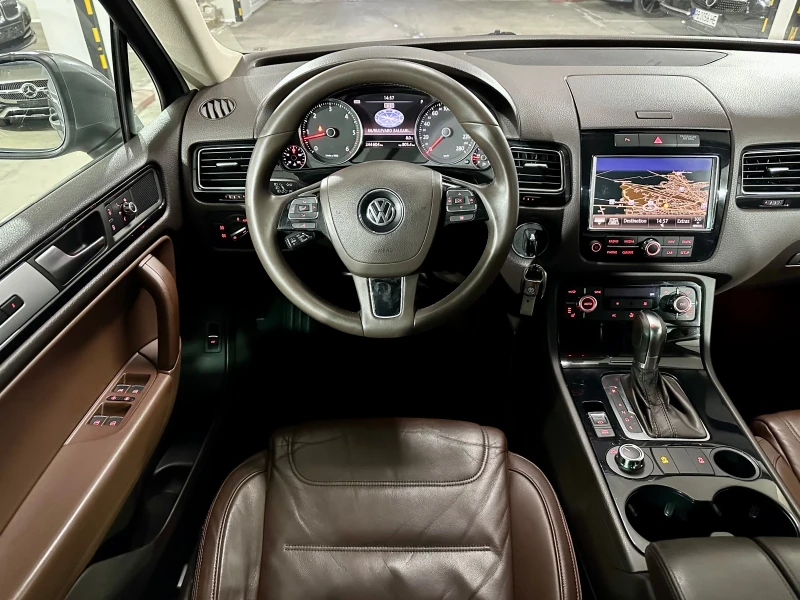 VW Touareg 3.0TDI 245кс , снимка 10 - Автомобили и джипове - 52868621