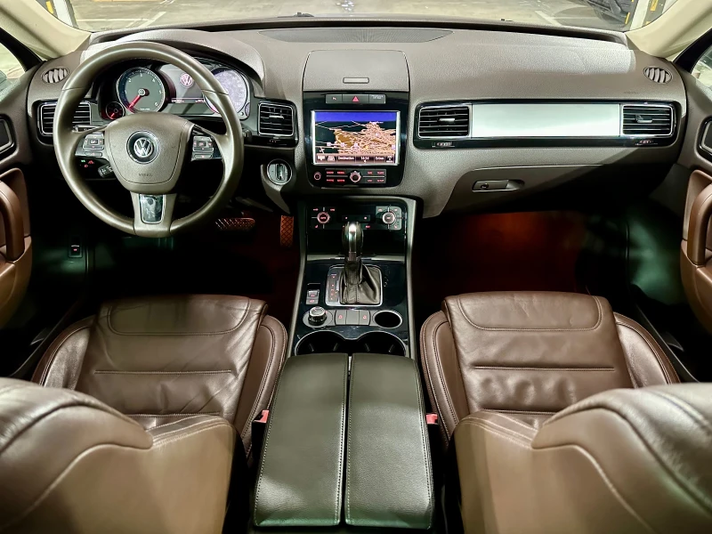 VW Touareg 3.0TDI 245кс , снимка 11 - Автомобили и джипове - 52868621
