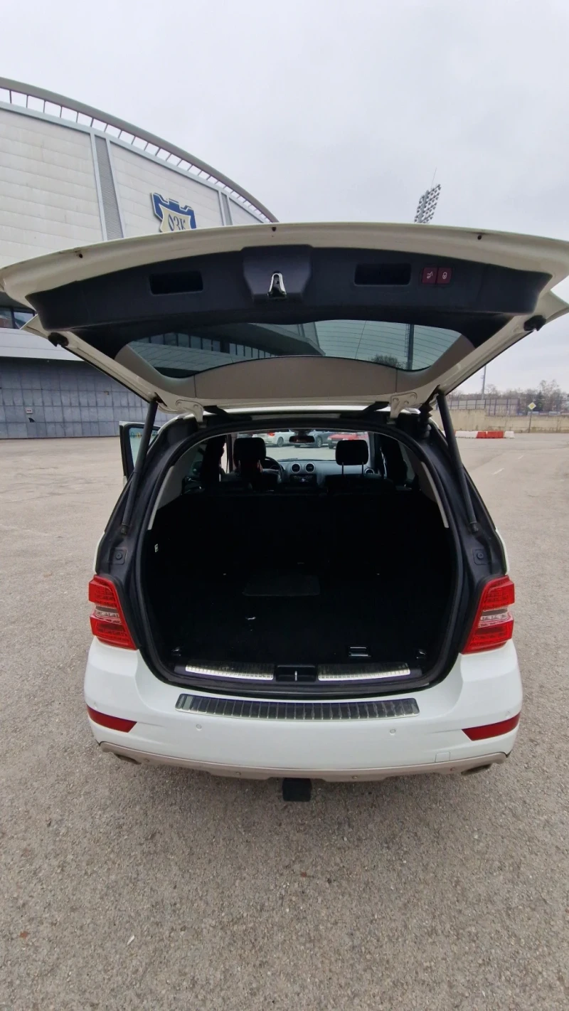 Mercedes-Benz ML 350 НА ПРУЖИНИ, СМЕНЕНИ ВЕРИГИ!, снимка 7 - Автомобили и джипове - 53305477