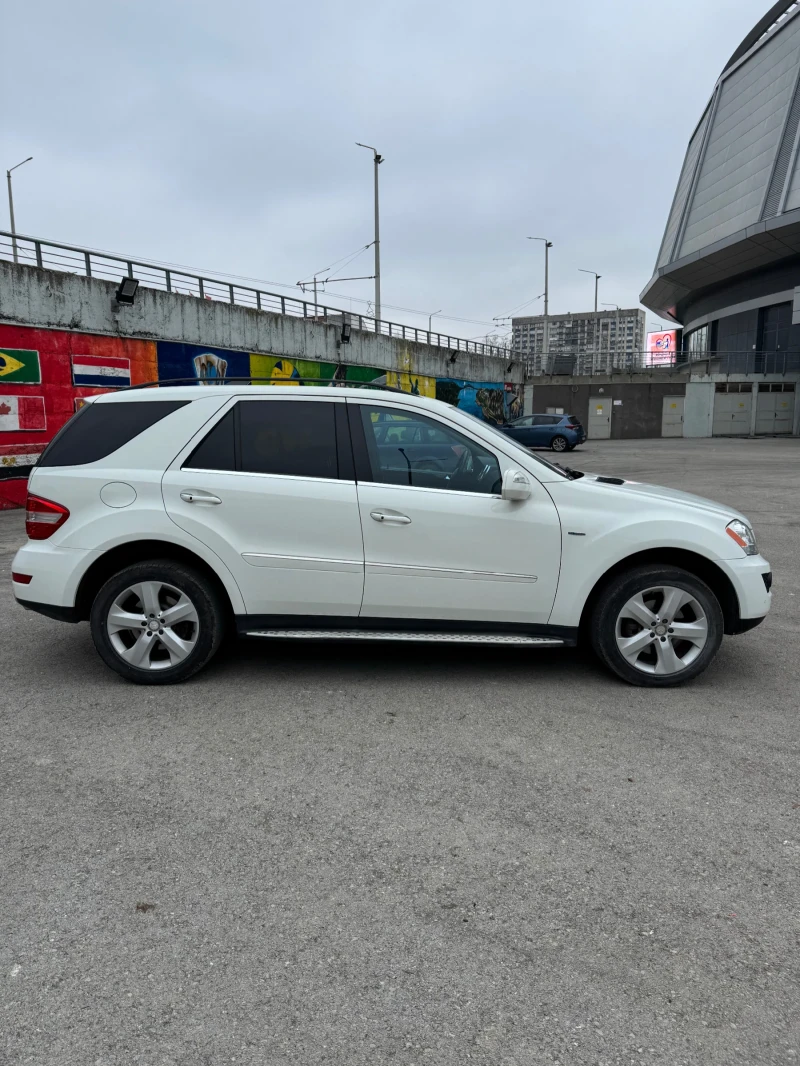 Mercedes-Benz ML 350 НА ПРУЖИНИ, СМЕНЕНИ ВЕРИГИ!, снимка 4 - Автомобили и джипове - 53305477