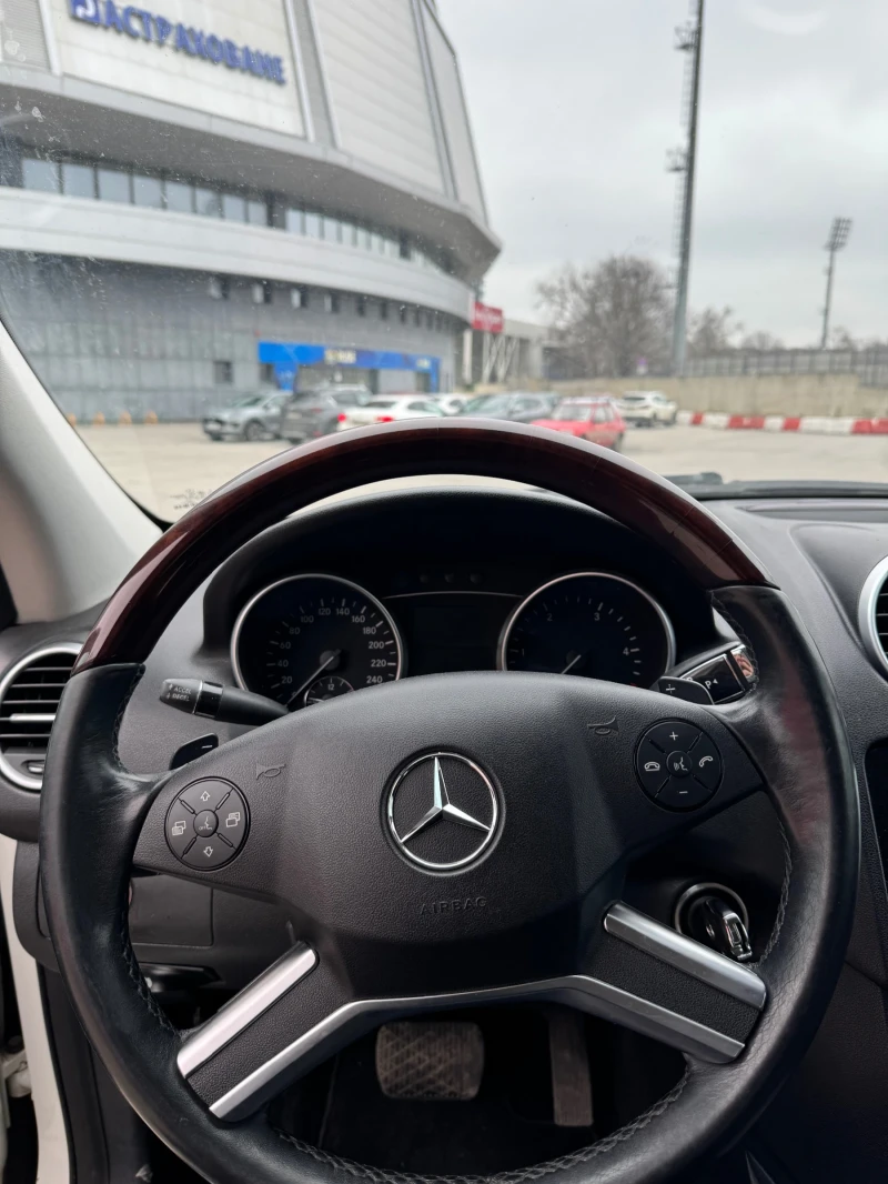 Mercedes-Benz ML 350 НА ПРУЖИНИ, СМЕНЕНИ ВЕРИГИ!, снимка 10 - Автомобили и джипове - 53305477