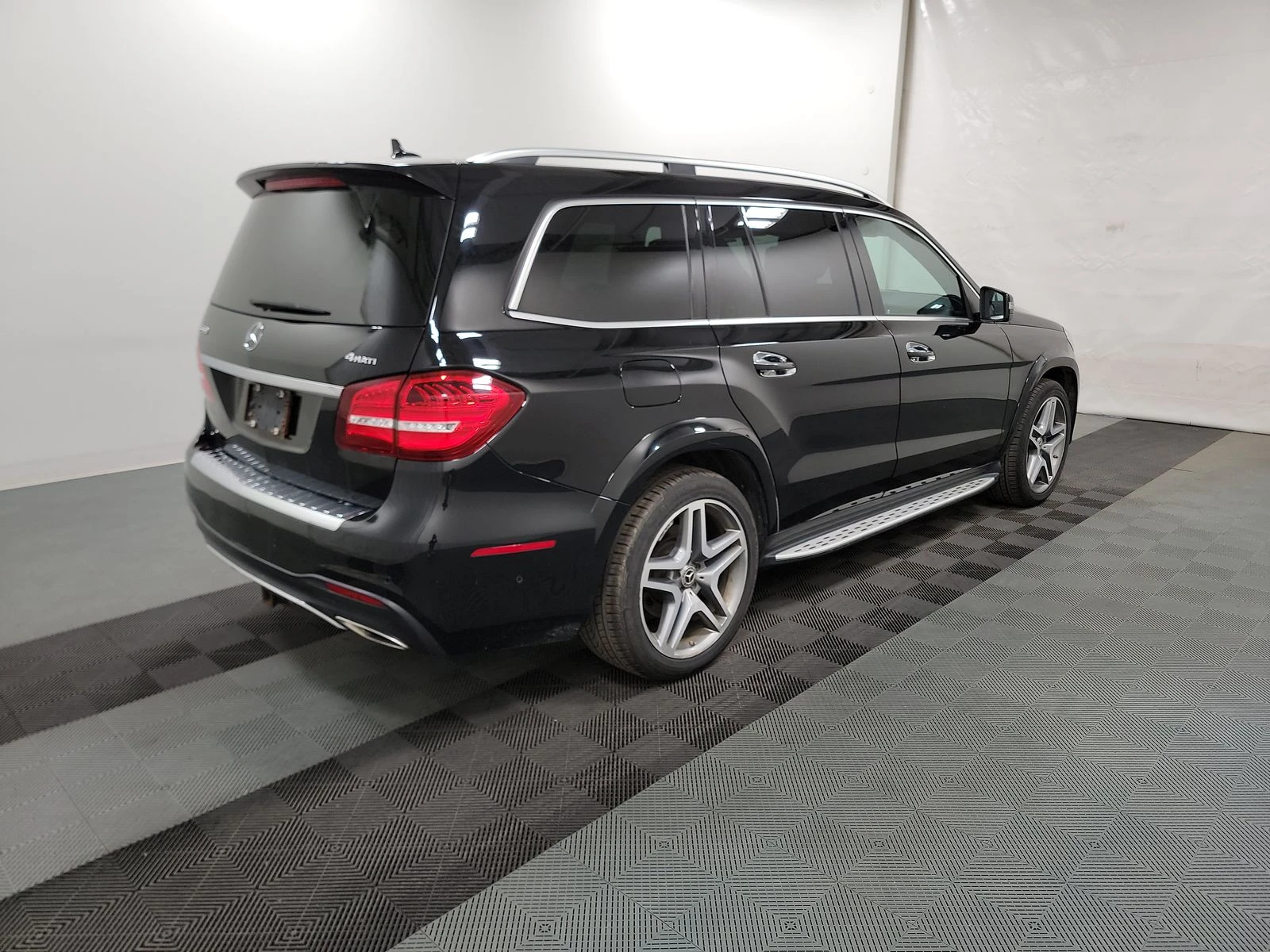 Mercedes-Benz GLS 500 Harman/Kardon* Обдух* Пано* TВ* Дистроник* Масаж*  - изображение 4