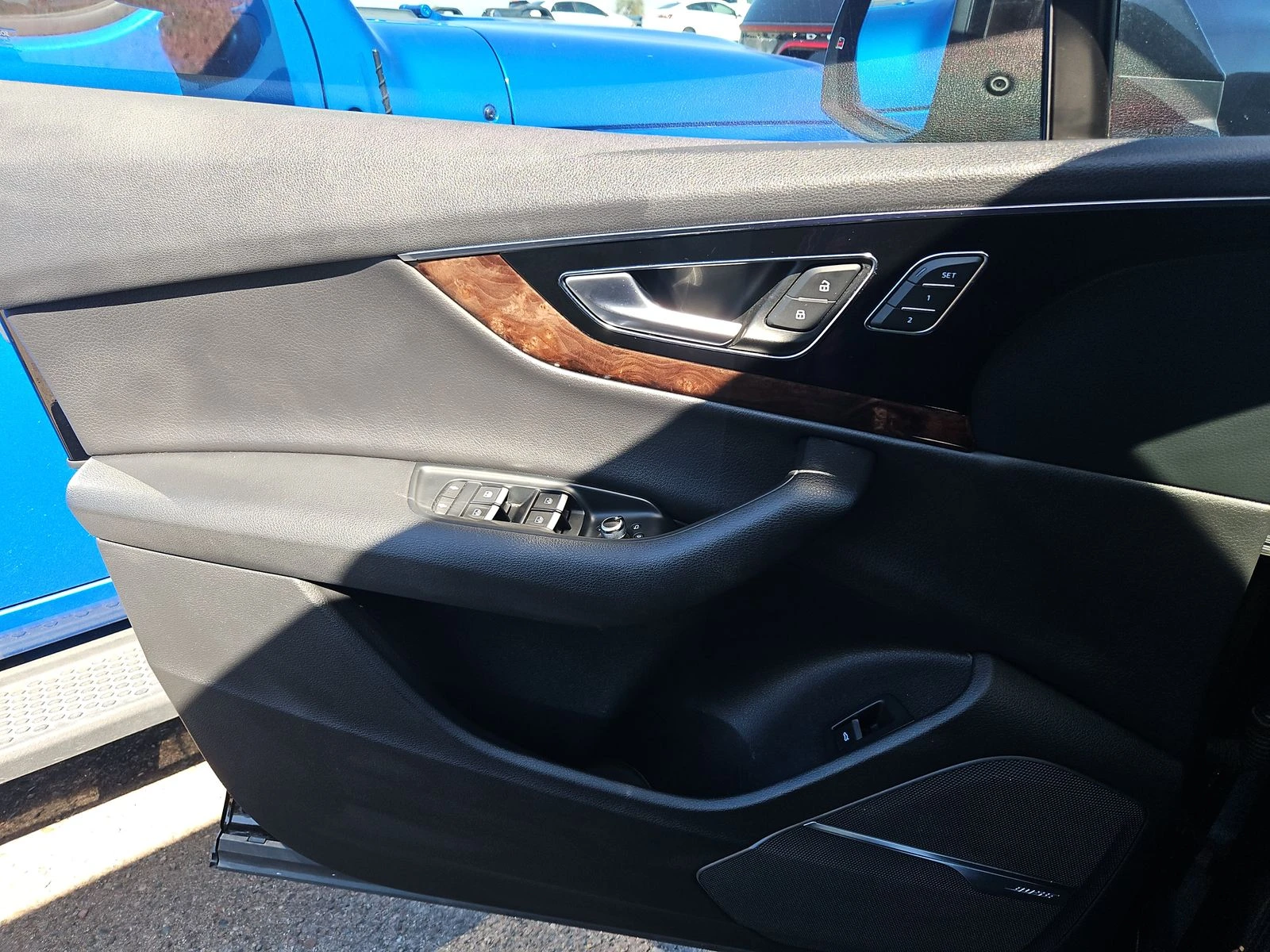 Audi Q7 3.0T* PREMIUM* PLUS* MATRIX* ДИСТРОНИК* КАМЕРА* BO - изображение 6