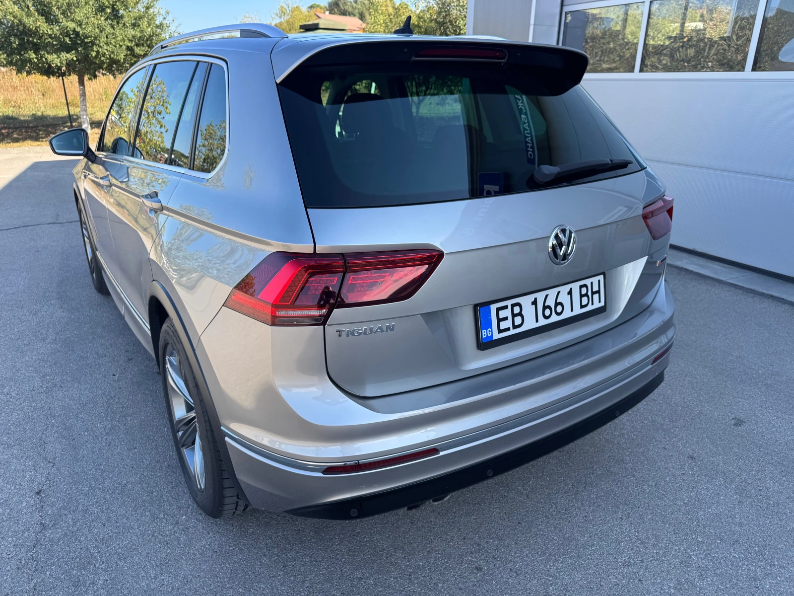 VW Tiguan 2.0tdi R LINE - изображение 7