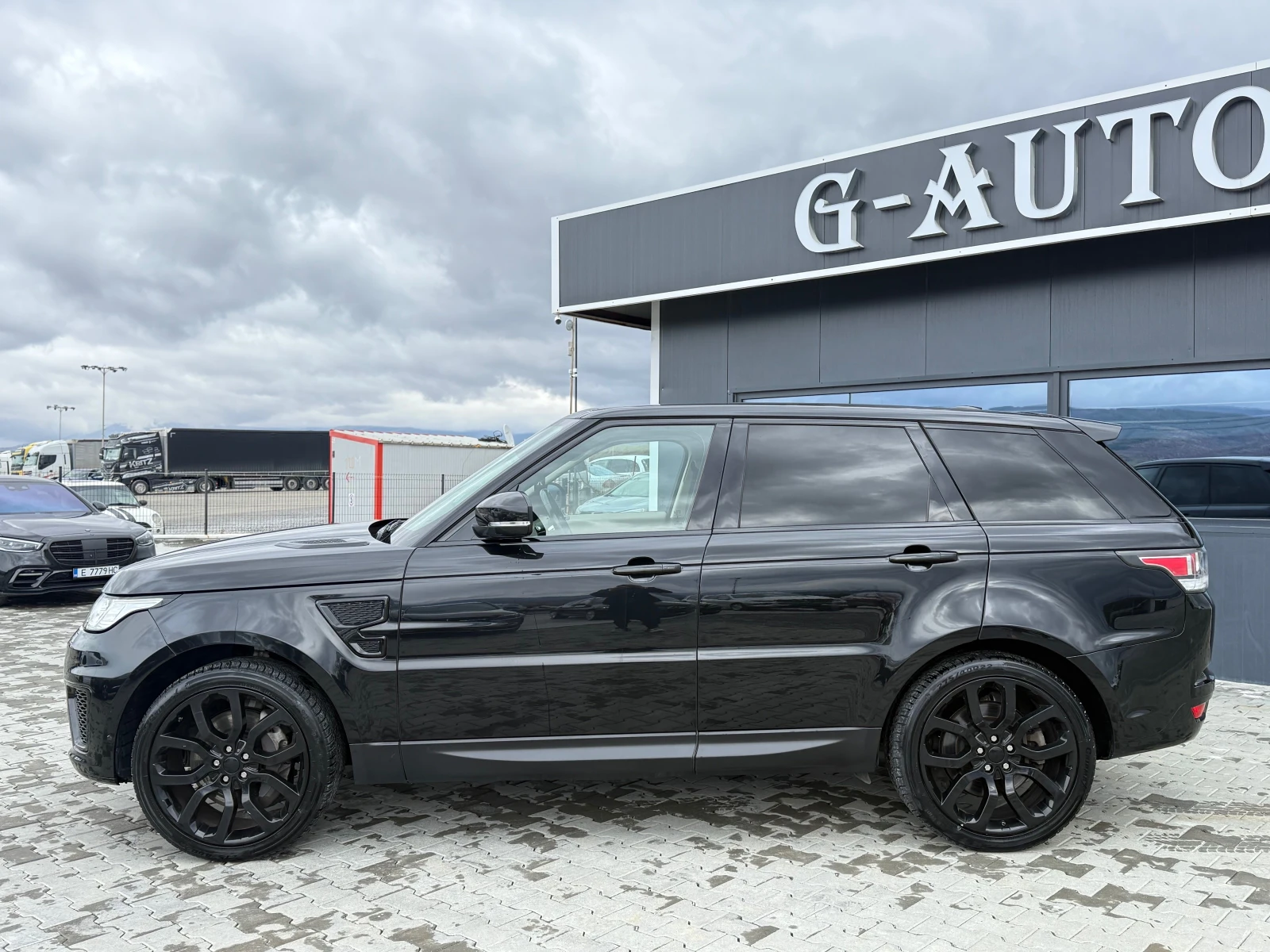 Land Rover Range Rover Sport 3.0 SD V6 SUV Напълно обслужена , добре поддържана - изображение 8