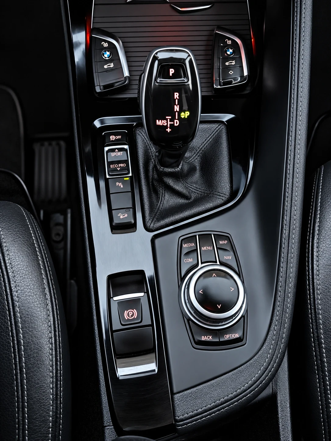 BMW X1 2.0D| 190HP| X-DRIVE| LED| RECARO| KEYLESS| ЛИЗИНГ, снимка 10 - Автомобили и джипове - 56075025