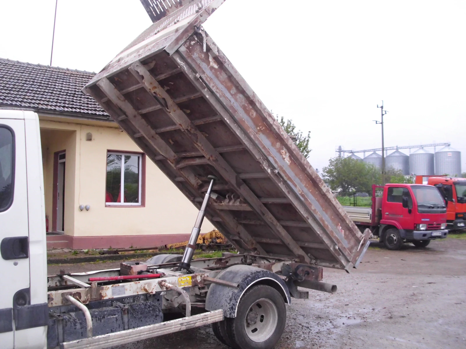 Iveco 35S18 само самосвала, снимка 2 - Бусове и автобуси - 54361536