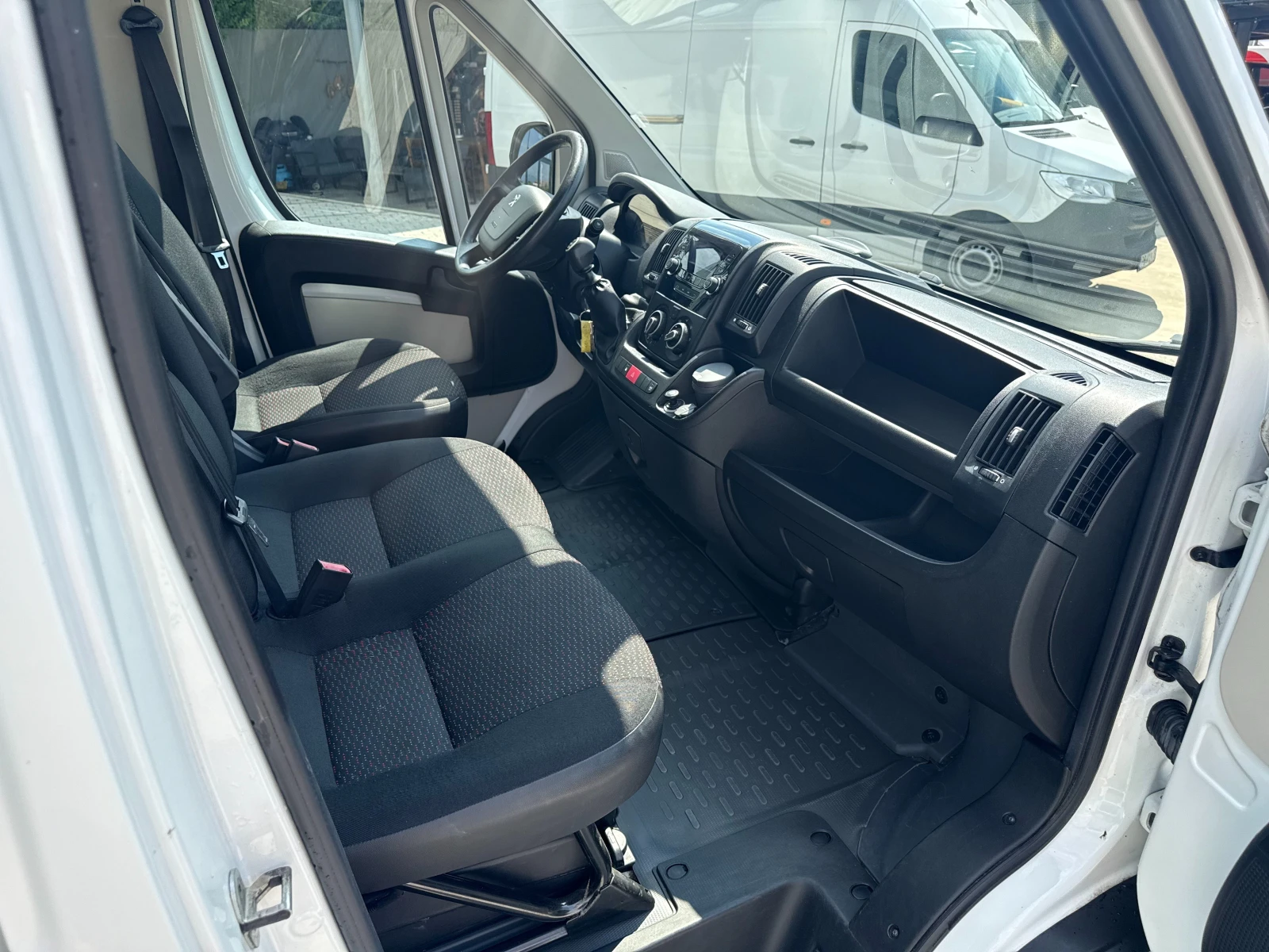 Peugeot Boxer 3.60м. Климатик 7-местен Euro 6B , снимка 10 - Бусове и автобуси - 55129690