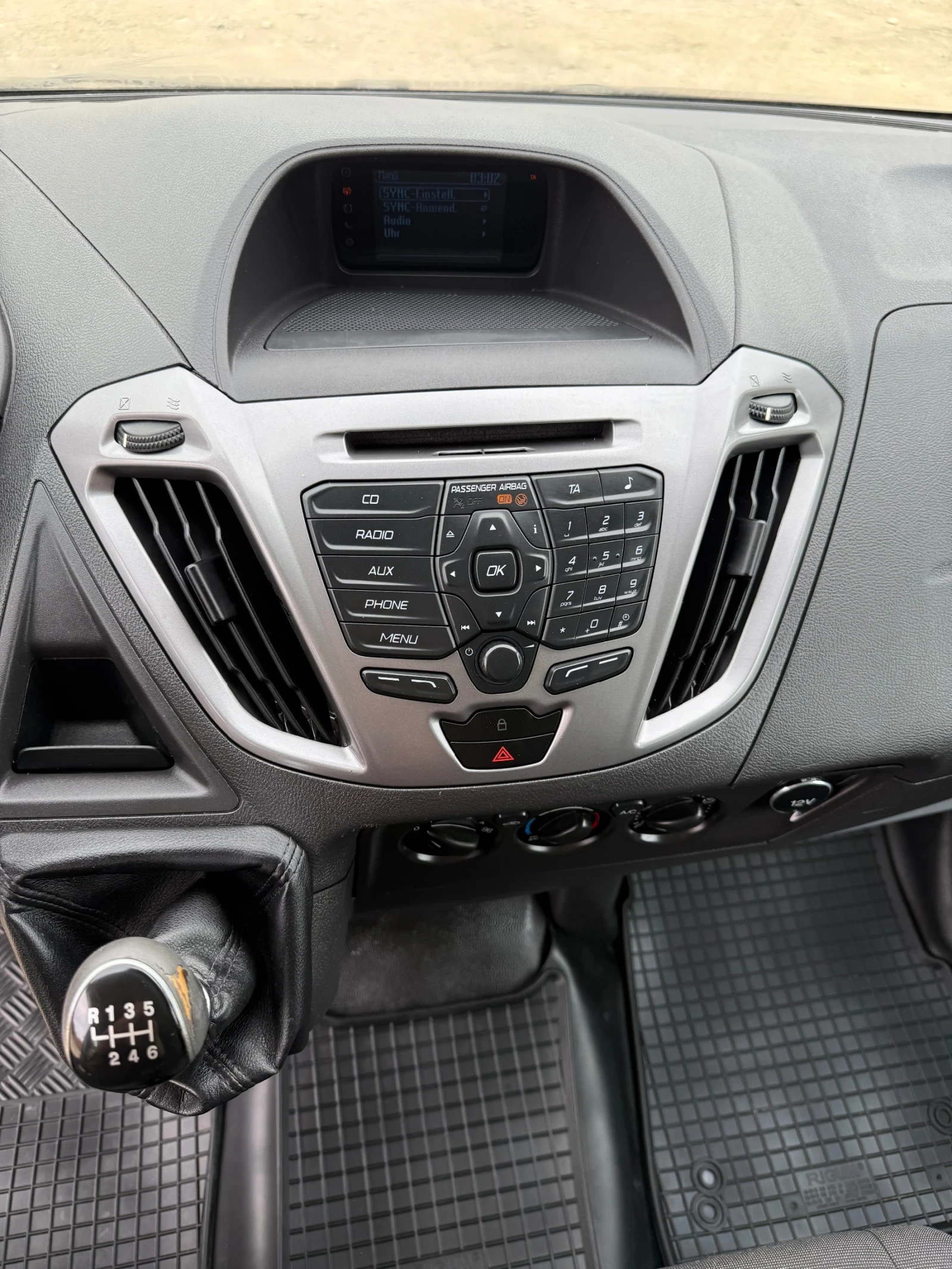 Ford Transit Custom 2.2, снимка 13 - Бусове и автобуси - 56223583