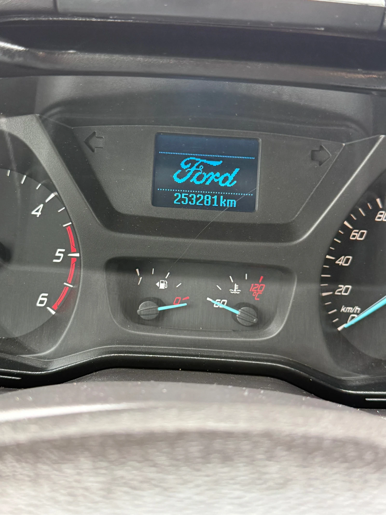 Ford Transit Custom 2.2, снимка 17 - Бусове и автобуси - 56223583