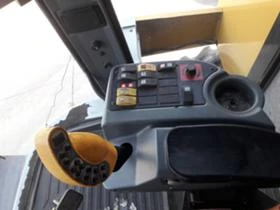 Комбайн Challenger 654B, снимка 2