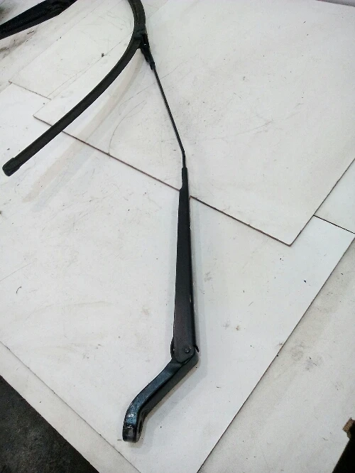 Рамо чистачка предно ляво Пежо 407