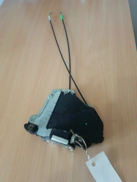 Брава врата предна дясна Тойота Рав4 (11)