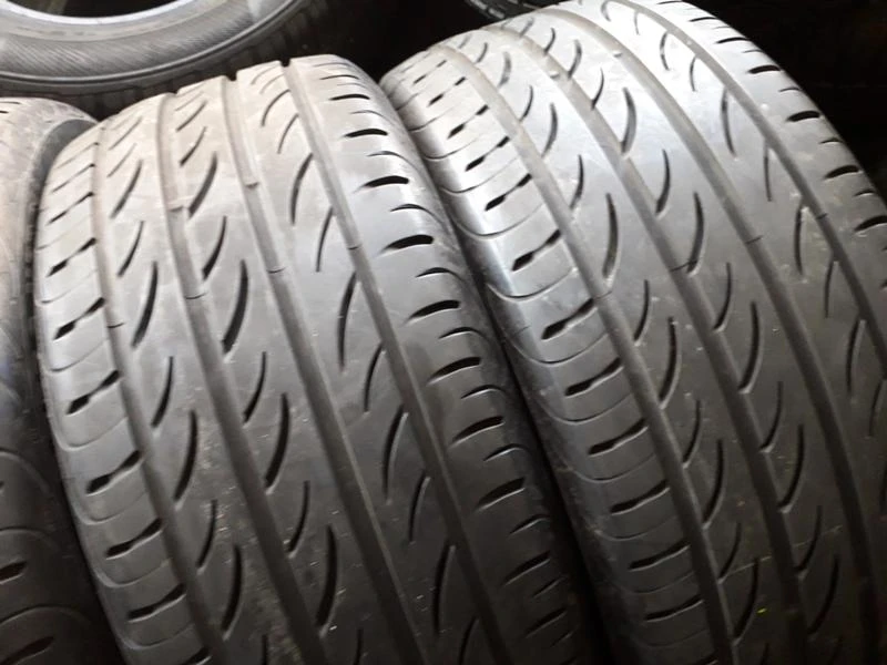 Гуми Летни 215/45R17, снимка 4 - Гуми и джанти - 24666725