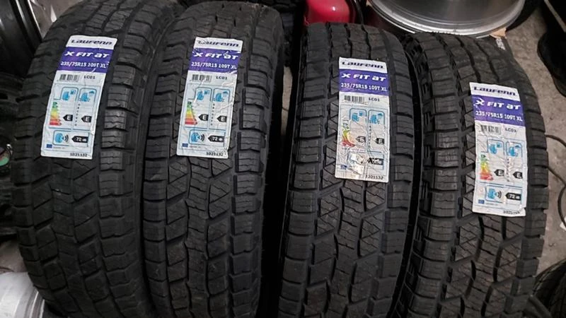 Гуми Всесезонни 235/75R15, снимка 2 - Гуми и джанти - 27565102