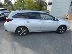 Toyota Auris Comfort 1.8 Хибрид, снимка 4