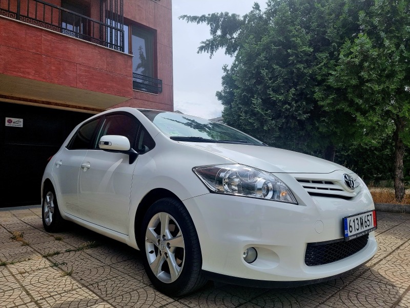 Toyota Auris * 1.6* 132PS* 2012* , снимка 3 - Автомобили и джипове - 46472729