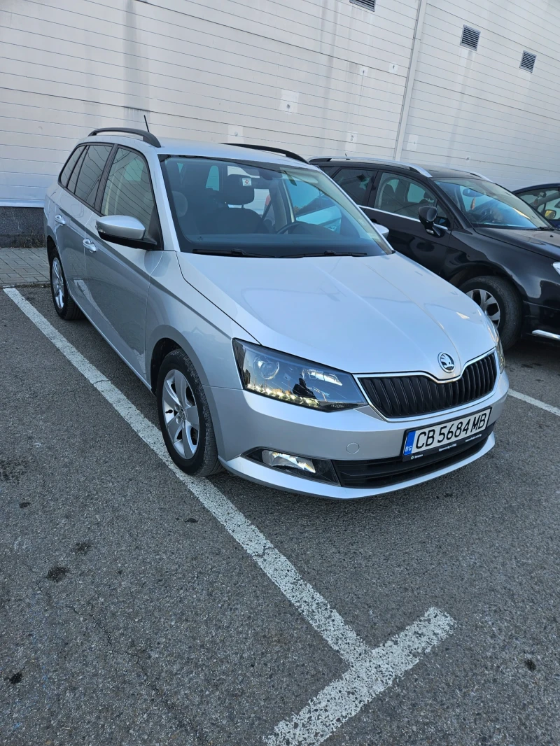 Skoda Fabia 1.0тси, снимка 1 - Автомобили и джипове - 47646393