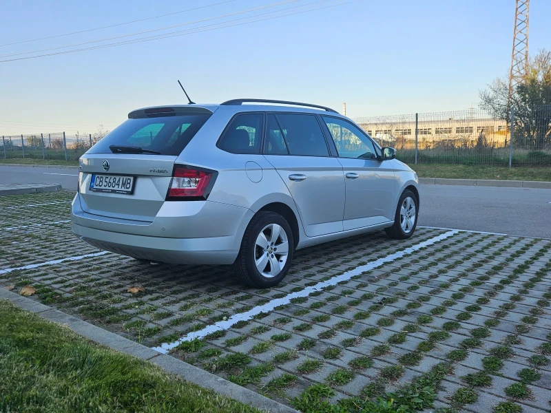 Skoda Fabia 1.0тси, снимка 15 - Автомобили и джипове - 47646393