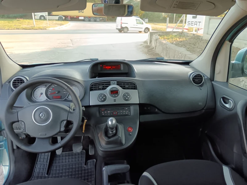 Renault Kangoo 6 скорости, снимка 8 - Автомобили и джипове - 47986768