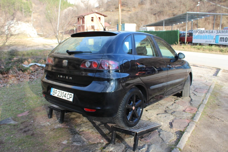 Seat Ibiza 1.4I РЕГИСТРАЦИЯ, снимка 4 - Автомобили и джипове - 48443655