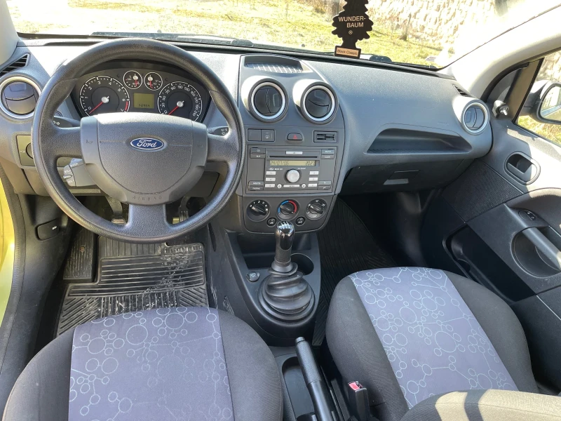 Ford Fiesta 1.3i, снимка 9 - Автомобили и джипове - 48897464