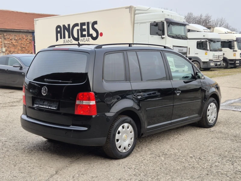 VW Touran 2.0TDI, снимка 4 - Автомобили и джипове - 49306237