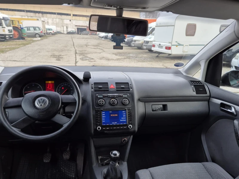 VW Touran 2.0TDI, снимка 8 - Автомобили и джипове - 49306237