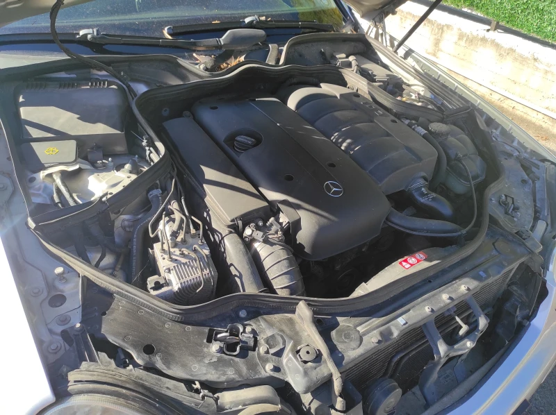 Mercedes-Benz E 270 Elegance, снимка 7 - Автомобили и джипове - 51800596