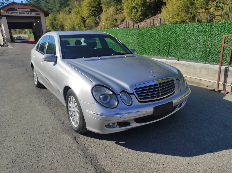 Mercedes-Benz E 270 Elegance, снимка 2 - Автомобили и джипове - 51800596
