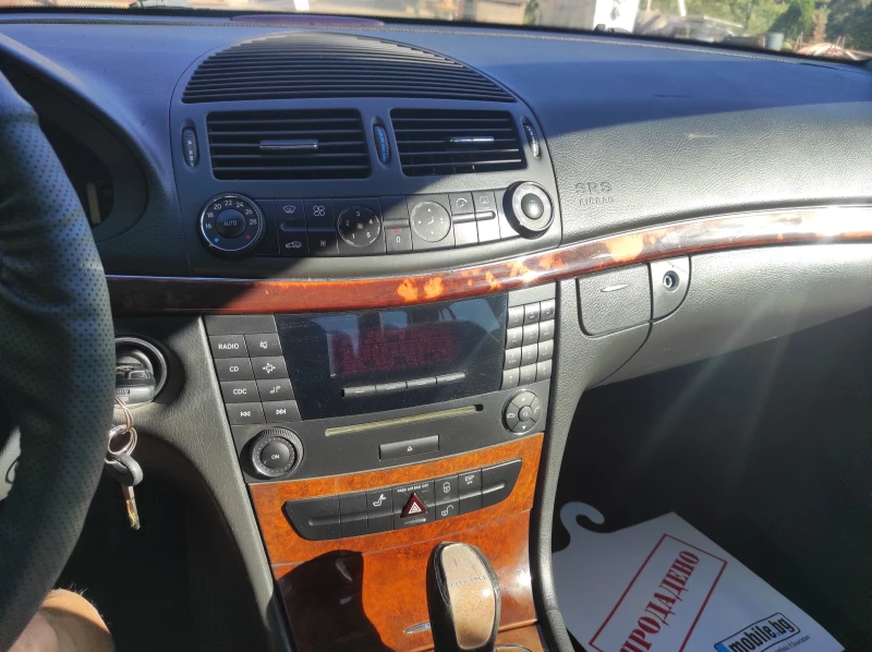 Mercedes-Benz E 270 Elegance, снимка 10 - Автомобили и джипове - 51800596