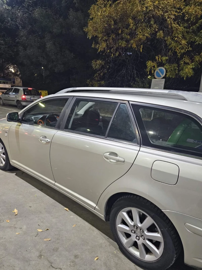 Toyota Avensis, снимка 4 - Автомобили и джипове - 52801155