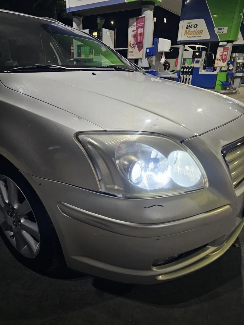 Toyota Avensis, снимка 9 - Автомобили и джипове - 52801155