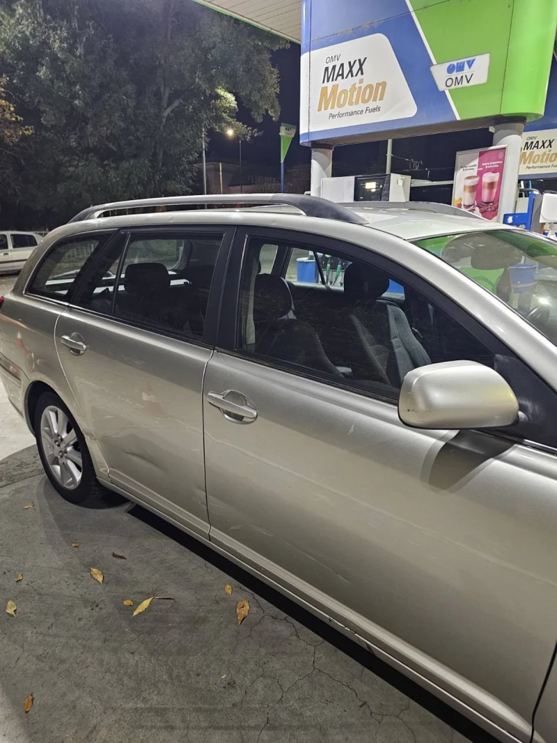 Toyota Avensis, снимка 8 - Автомобили и джипове - 52801155