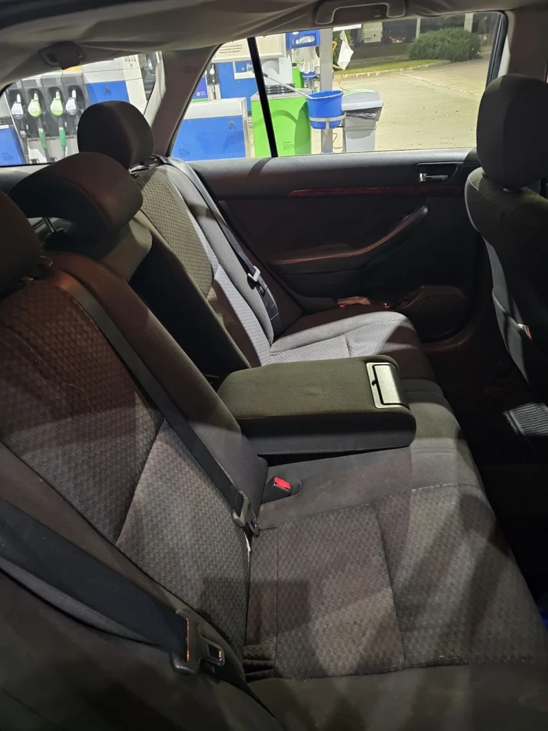 Toyota Avensis, снимка 7 - Автомобили и джипове - 52801155