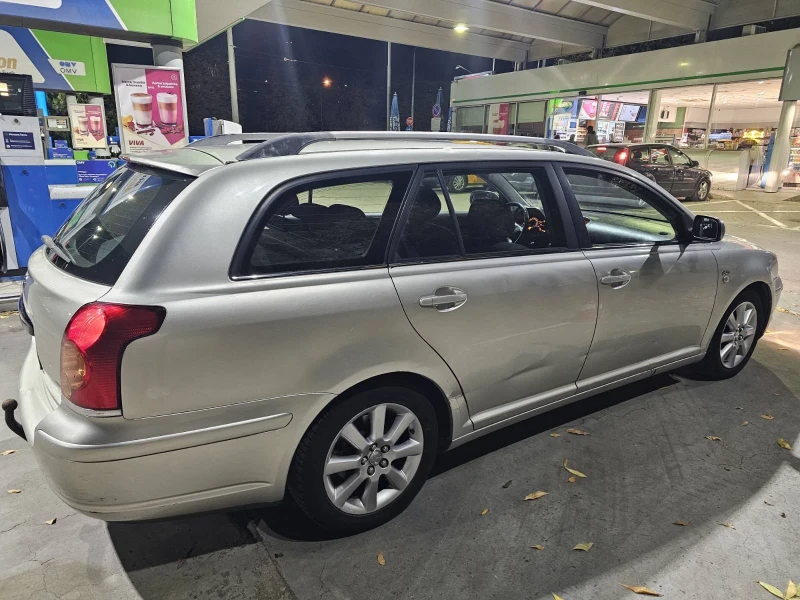Toyota Avensis, снимка 10 - Автомобили и джипове - 52801155