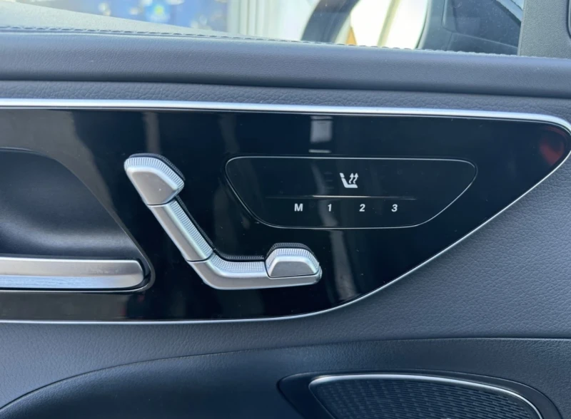 Mercedes-Benz C 220 AMG* Edition* Burmester* Alcantara* , снимка 13 - Автомобили и джипове - 52268530