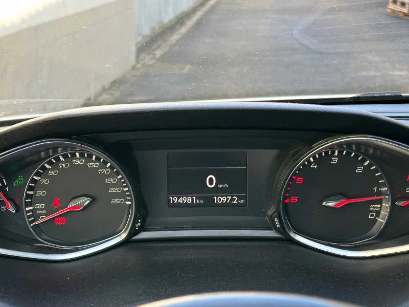 Peugeot 308 1.6HDI, снимка 12 - Автомобили и джипове - 52640812
